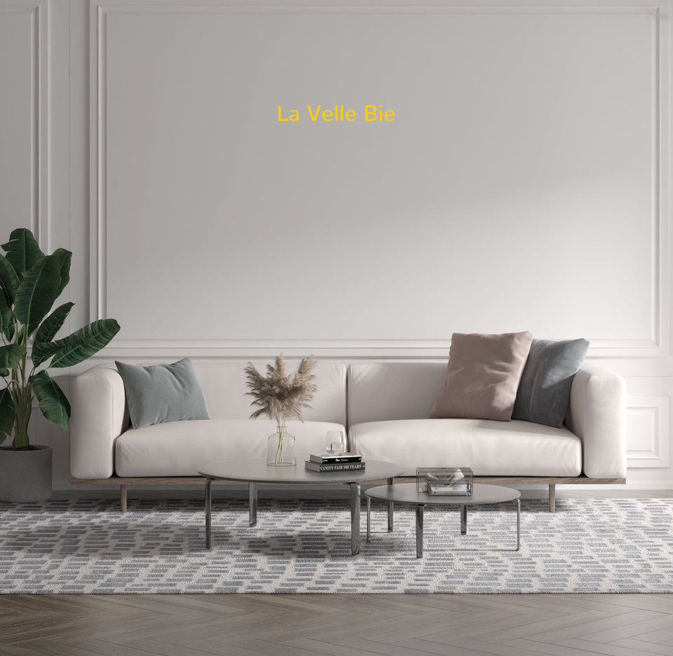 Custom text: La Velle Bie
